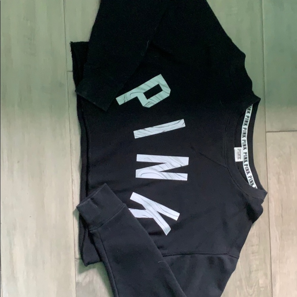 cropped sweatshirt